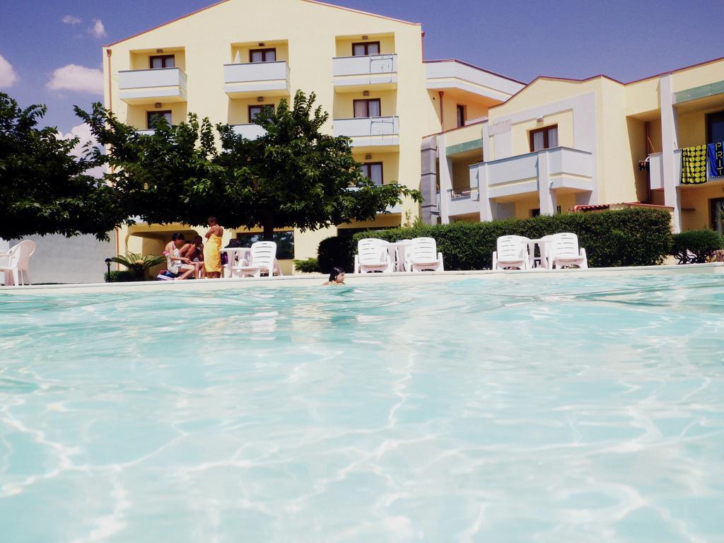 Resort Isola Rossa Боса Экстерьер фото